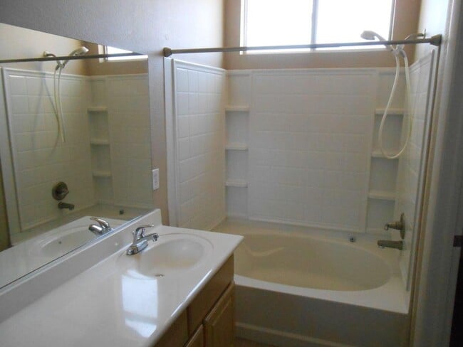 Building Photo - 3516 Hazelnut Pine Pl