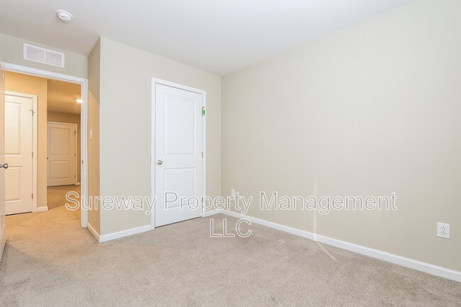 Building Photo - 6 Arlotta St