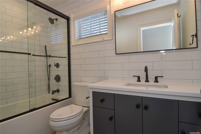 Building Photo - 1 Madison Pl