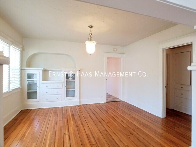 Building Photo - 1390 Bennett Ave