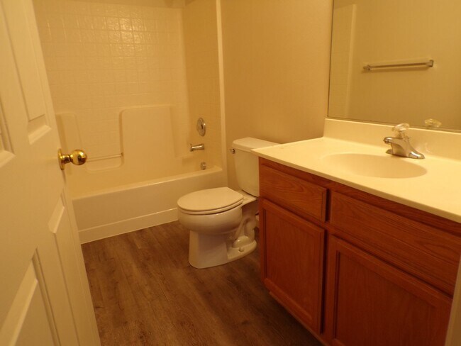 Building Photo - 285 Dalton St