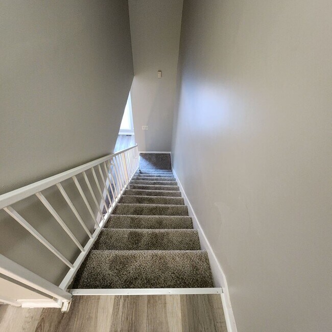 Building Photo - NEW PRICE! NEW UPDATES, YOU CANNOT BEAT THIS ONE!