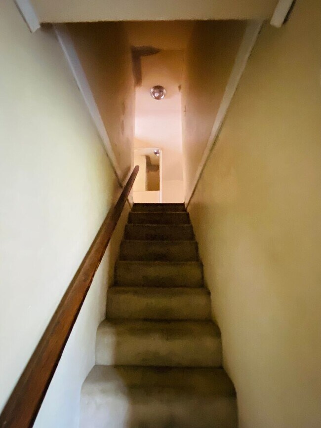 Building Photo - Adorable 3bdrm/1.5bth Cape-Cod  Located in Richmond's Southside!!  **NEWLY RENOVATED**