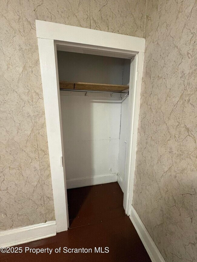 Building Photo - 1318 N Washington Ave