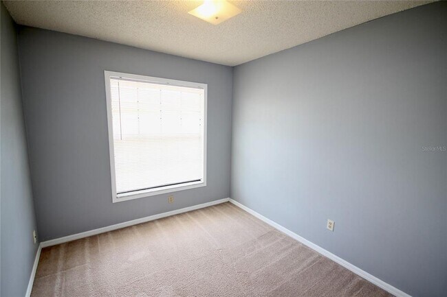 Building Photo - 3283 Oak Lake Pl