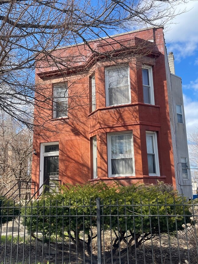 Building Photo - 440 E 42nd St