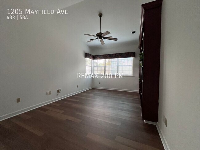 Building Photo - 1205 Mayfield Ave