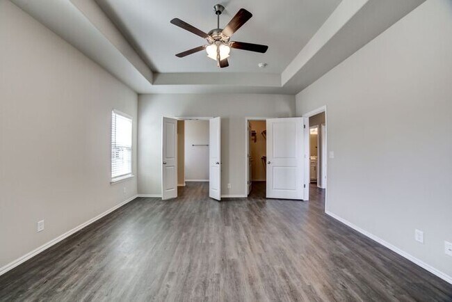 Building Photo - Lawn Care Included! 3/2/2 Luxury Patio Home Broken Arrow