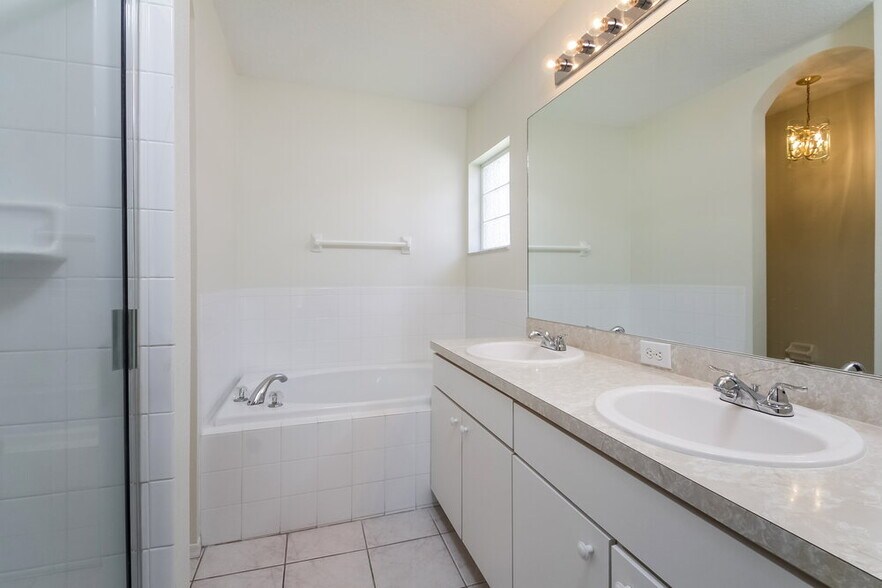 Building Photo - 7623 Clovelly Park Pl
