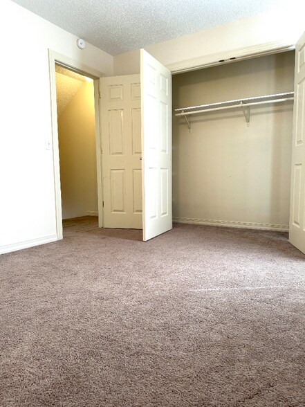 Building Photo - 1370 Oakland Ave