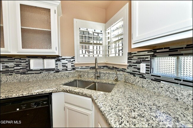 Building Photo - 1416 Stone Canyon Way