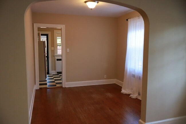 Building Photo - 506 Monticello Dr NW