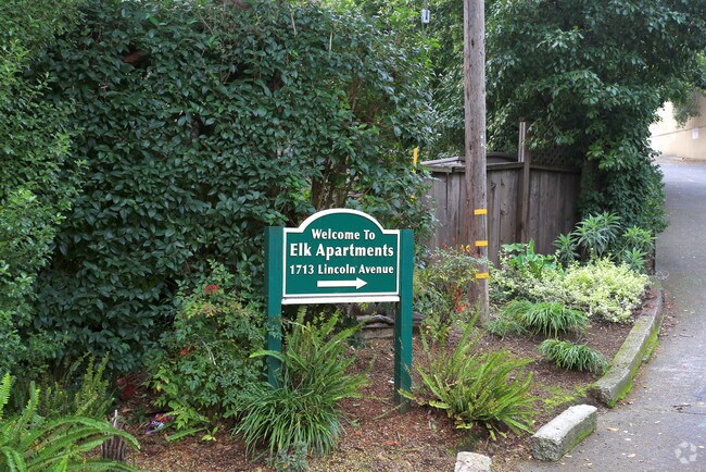 Signage - Lincoln Vista Apartments