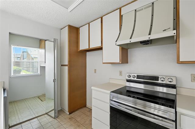 Building Photo - 640 Bellaire Dr