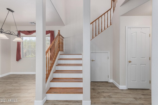 Building Photo - 204 W Mountain Sage Dr