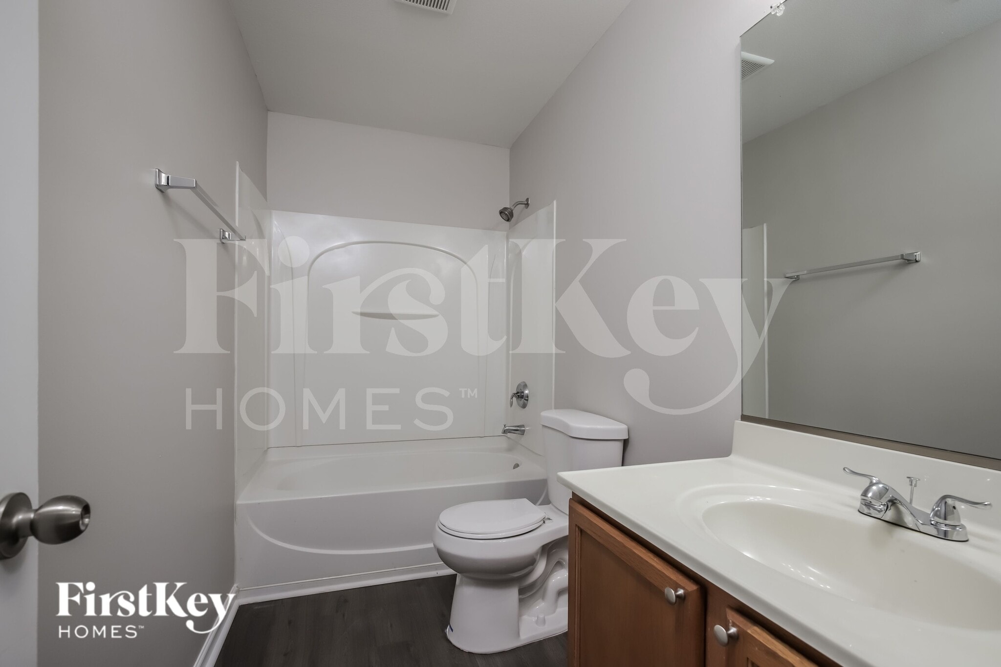 Building Photo - 612 Brassfield Dr