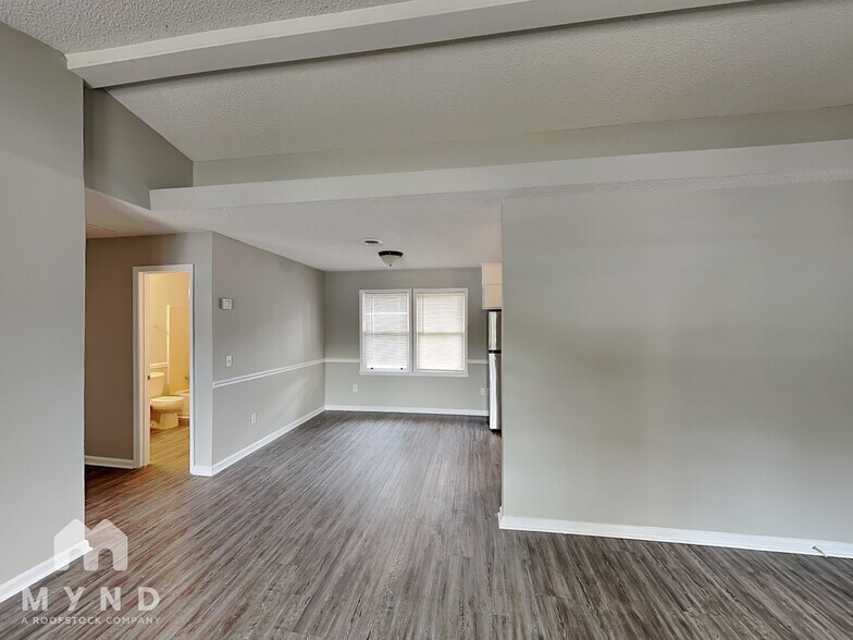 Building Photo - 2814 Bay Leaf Dr SE