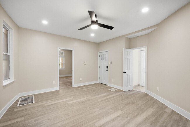 Building Photo - 313 Kambach St