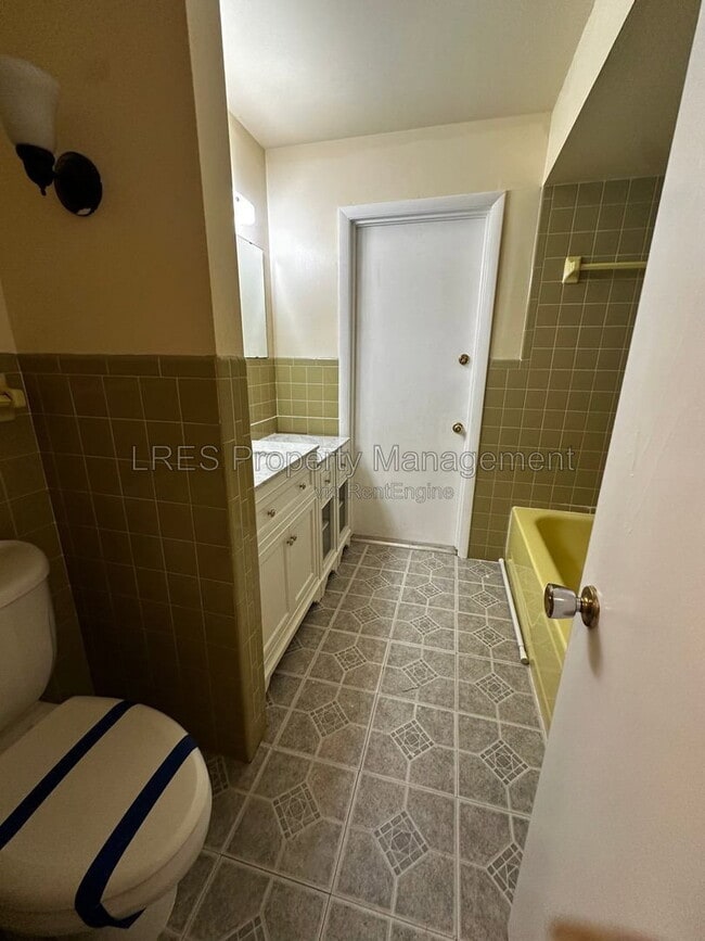 Building Photo - 2719 Merrie Oaks Rd