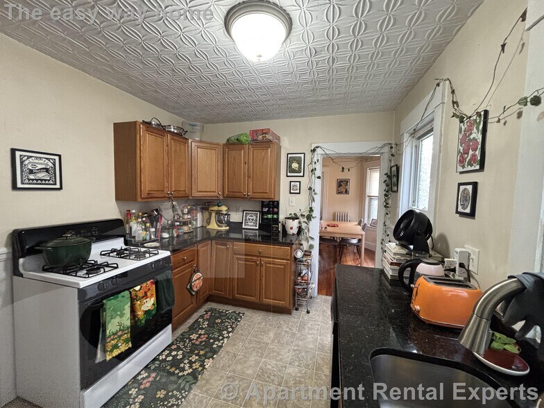 Building Photo - 9 Orrin St