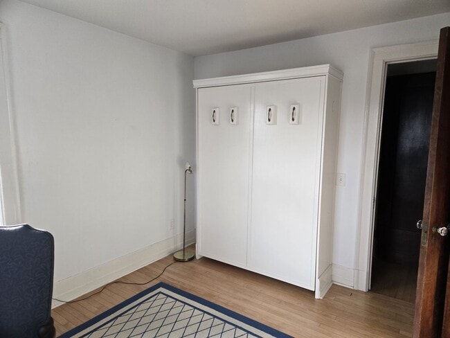 Building Photo - Furnished charming 2 Bedroom in Downtown Madison