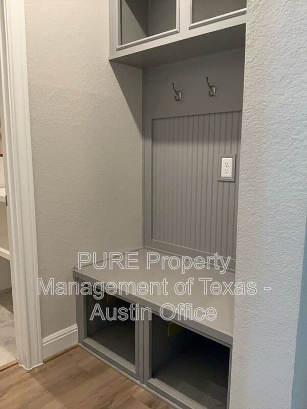 Building Photo - 308 Windom Way