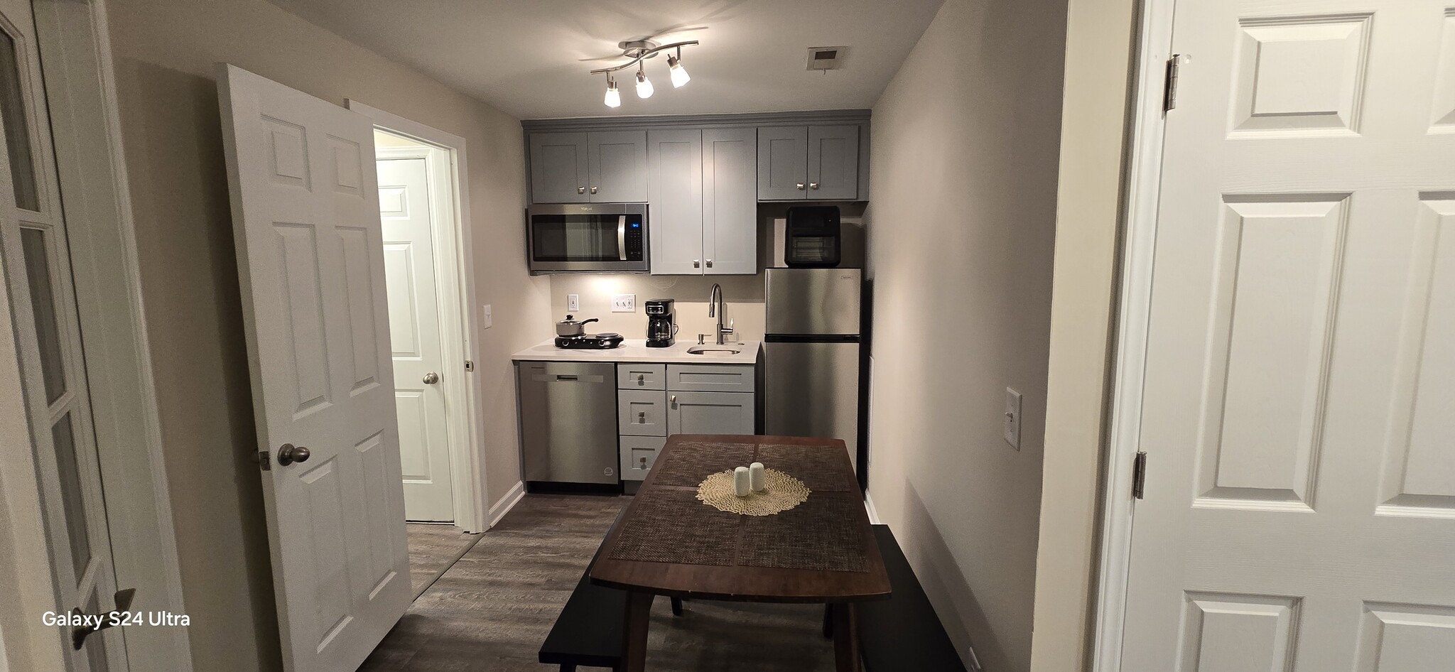 Building Photo - 14423 Hamletville St