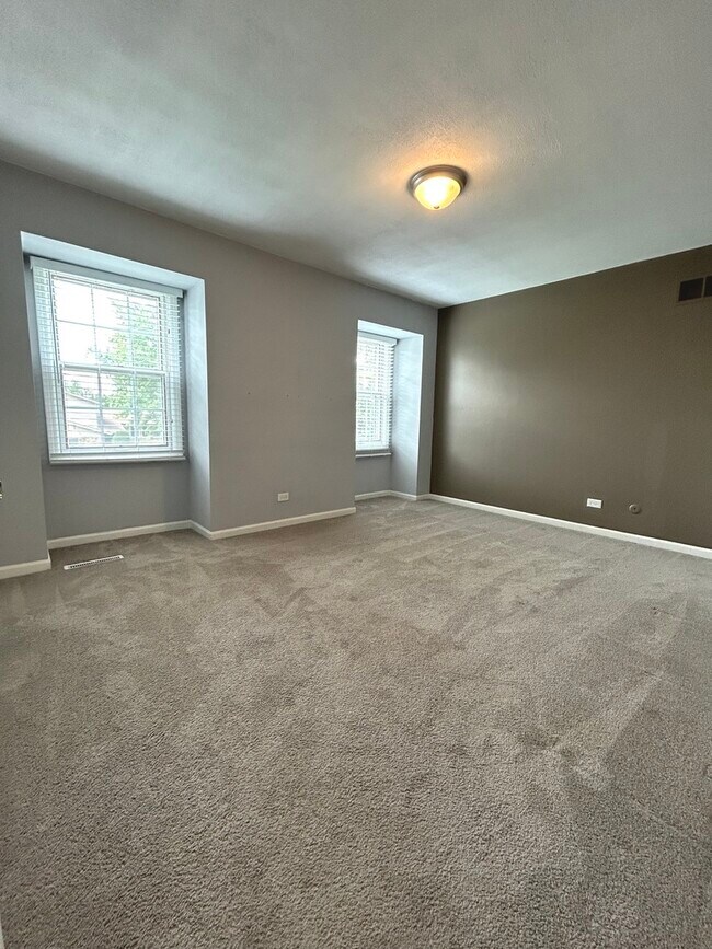 Building Photo - 10S450 Wind Jammer Ln