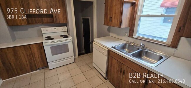 Building Photo - 975 Clifford Ave