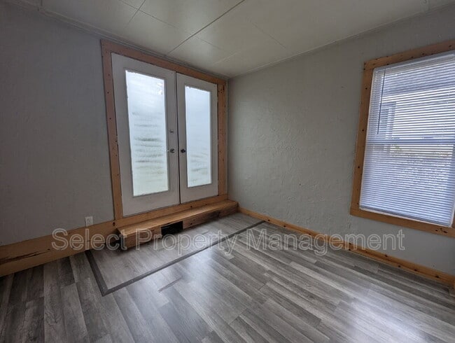 Building Photo - 2062 Pauline St