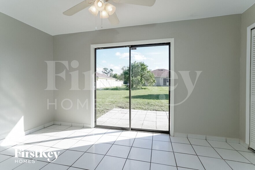 Building Photo - 2603 NE 4th Ave