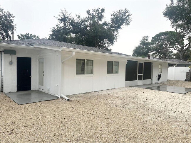 Building Photo - 2238 Clematis St