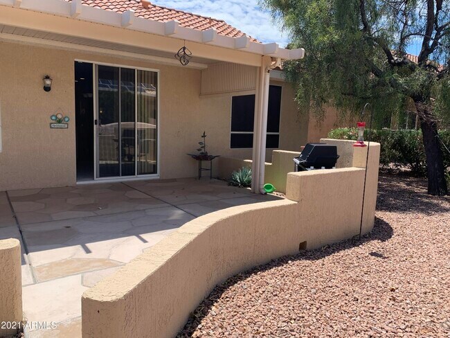 Building Photo - 15136 W Corral Dr