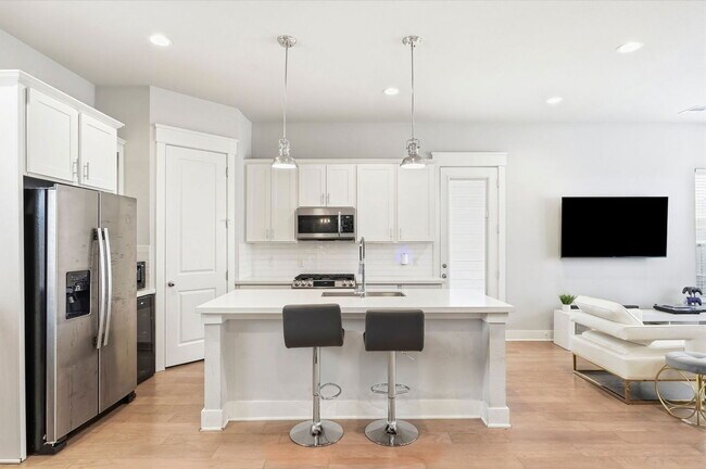 Building Photo - 3113 Paul Quinn St