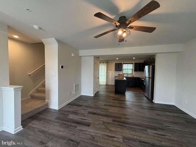 Building Photo - 70 Azalea Cir