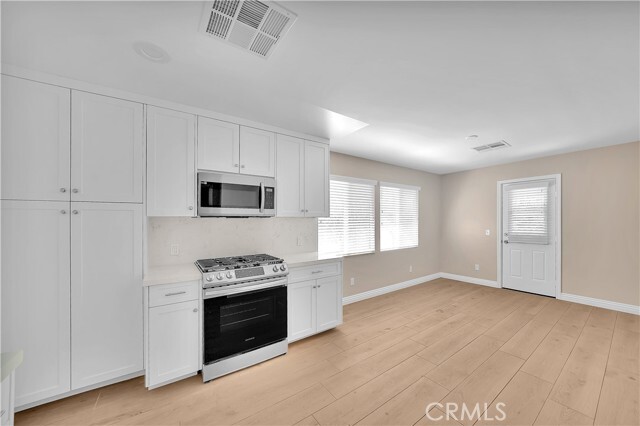 Building Photo - 6735 Yellowstone Dr