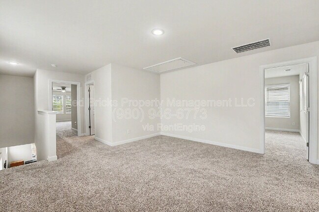 Building Photo - 11948 Red Leaf Dr