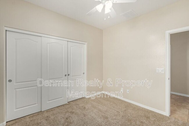 Building Photo - 1154 W Stephanie Ln