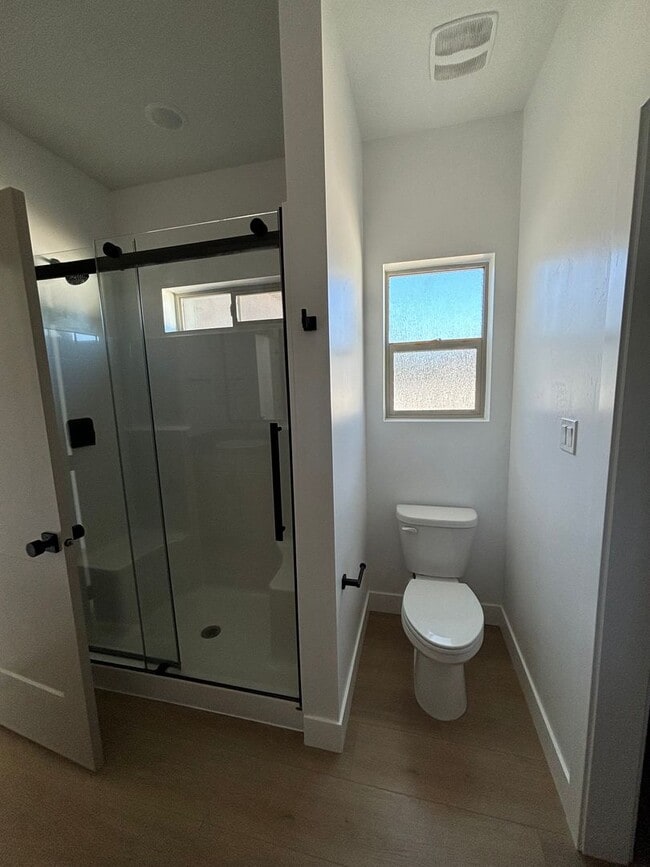 Building Photo - Beautiful Custom Home!