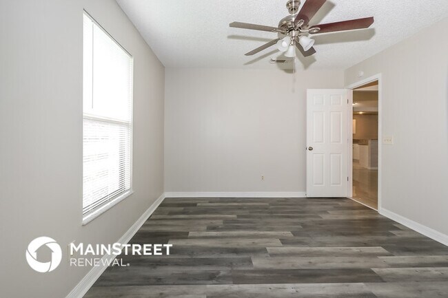 Building Photo - 2624 SE Solana Ln