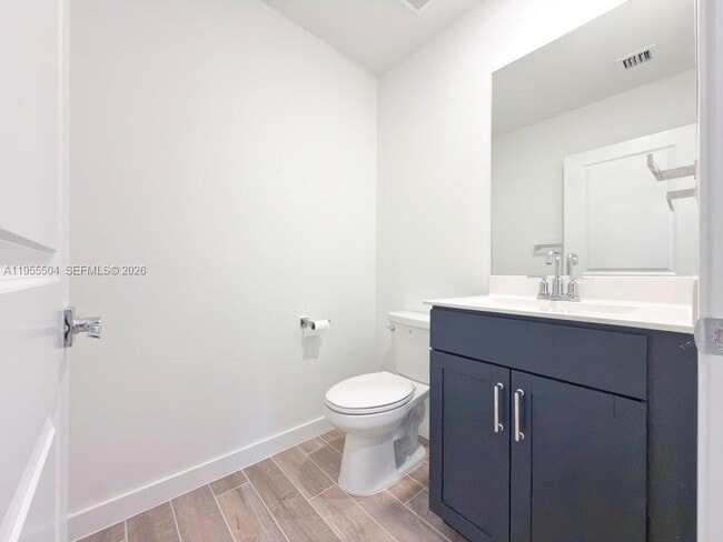 Building Photo - 184 NE 13th St