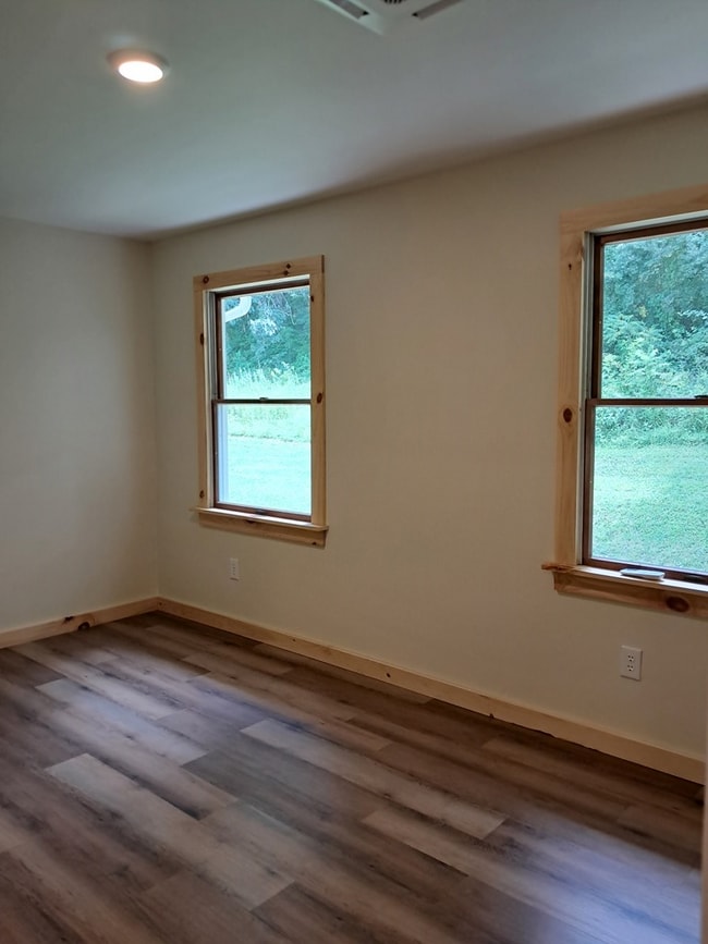 Building Photo - 315 #5 Sulphur Springs Rd