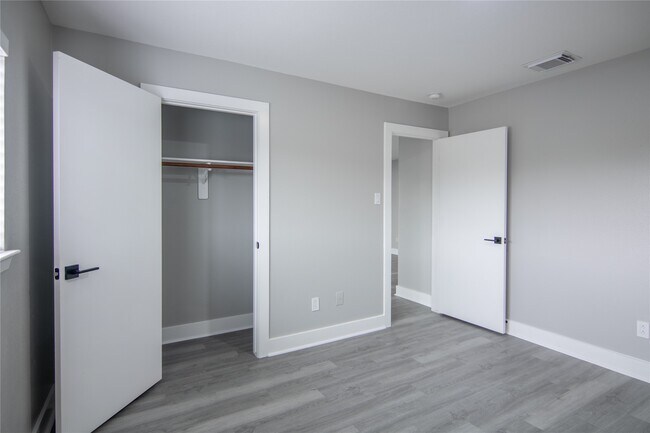 Building Photo - 20911 Young Meadows Way