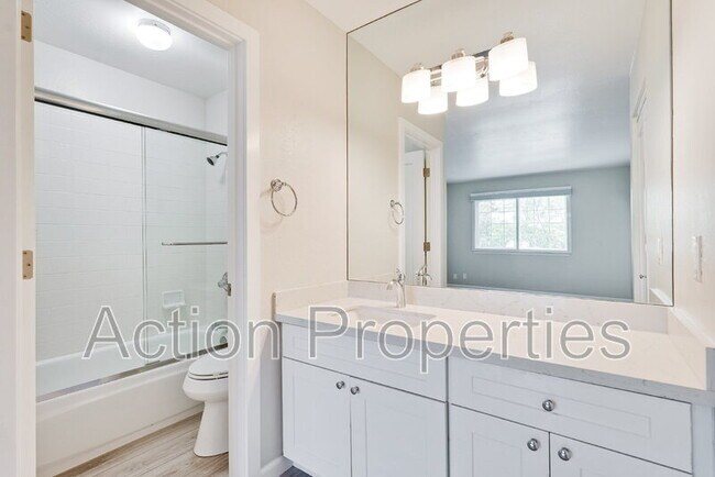 Building Photo - 2091 San Luis Ave