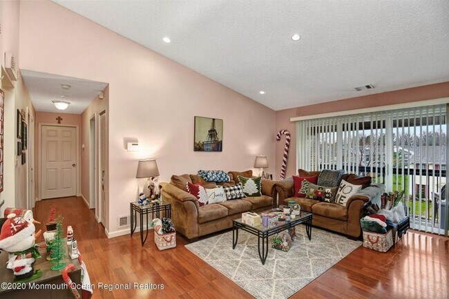 Building Photo - 500 Danbury Ln