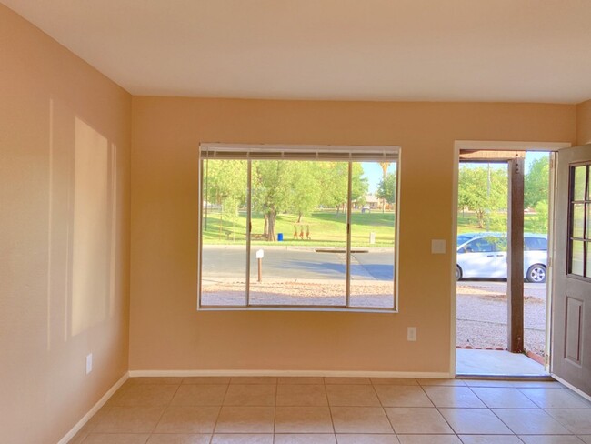 Building Photo - REMODELED 2BR 2BA HOUSE, POOL, PATIO, GREA...