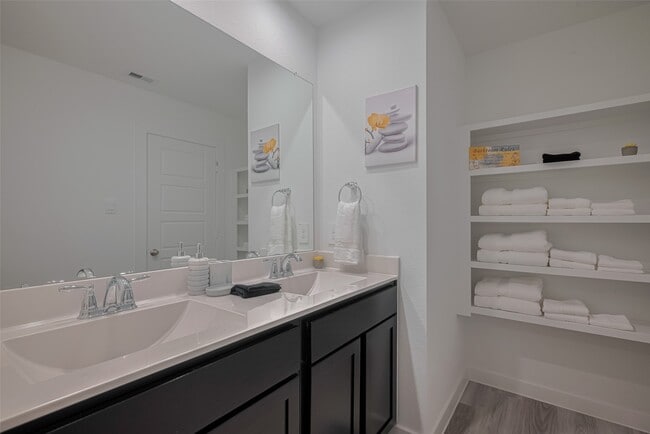 Building Photo - 3113 Crown Gate Dr