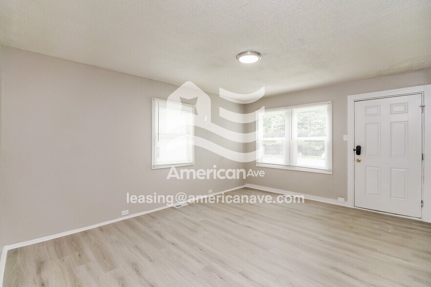 Building Photo - 2710 Fletcher St