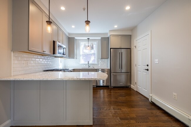 Building Photo - 465 Ashmont St