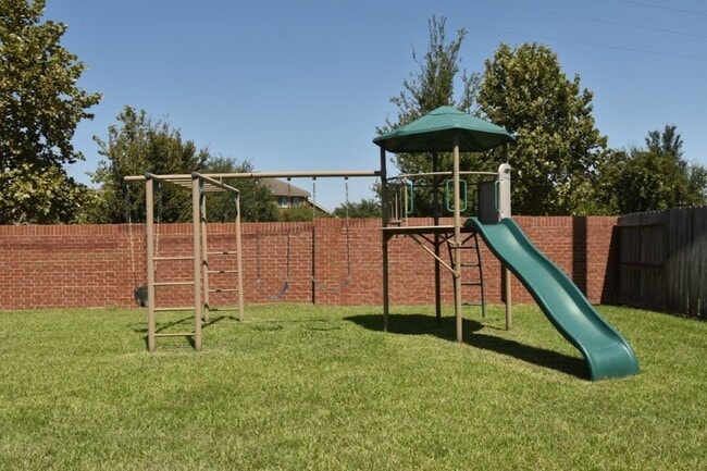 Building Photo - 10135 Cypress Path